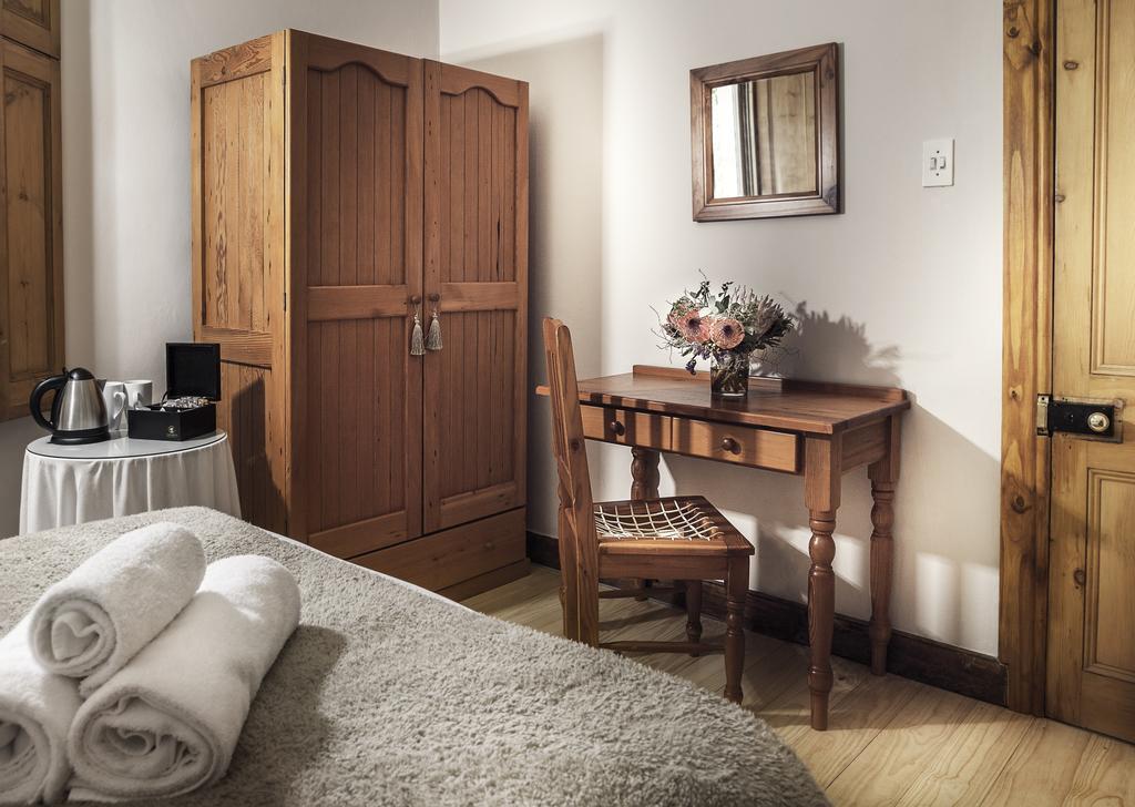 Avenues Guest House Bed & Breakfast